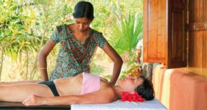 Massage im Agastya Ayurveda Garden, Kerala, Südindien