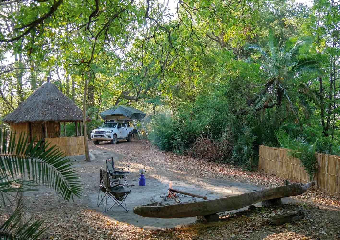 Camping-Leben während der 4x4-Selbstfahrer-Safari in Zambia