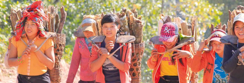 Mädchen im Hochland von Laos