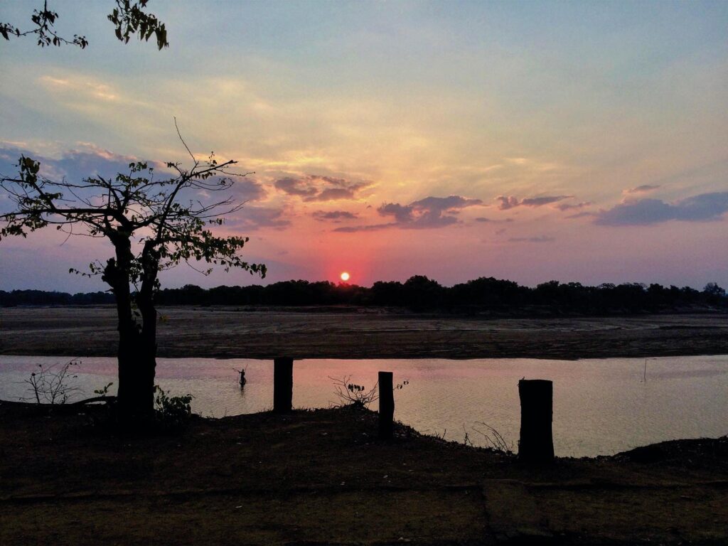 Sonnenuntergang in Zambia, Safari-Reise