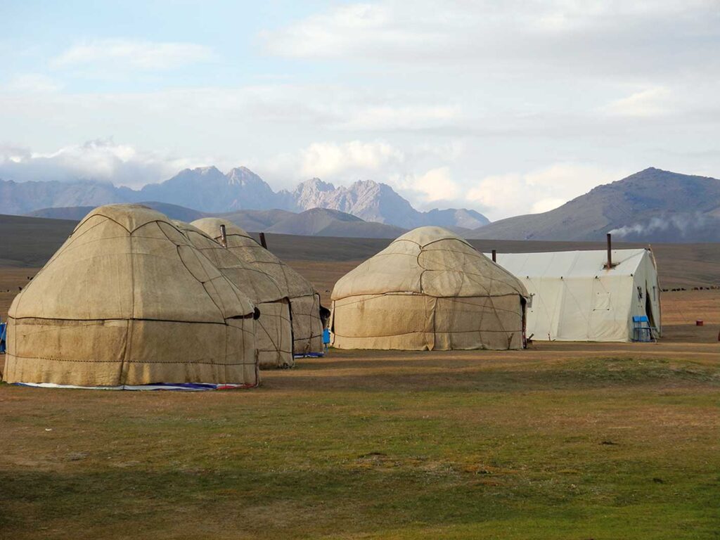 Am Son Kul-See übernachten wir in Yurten